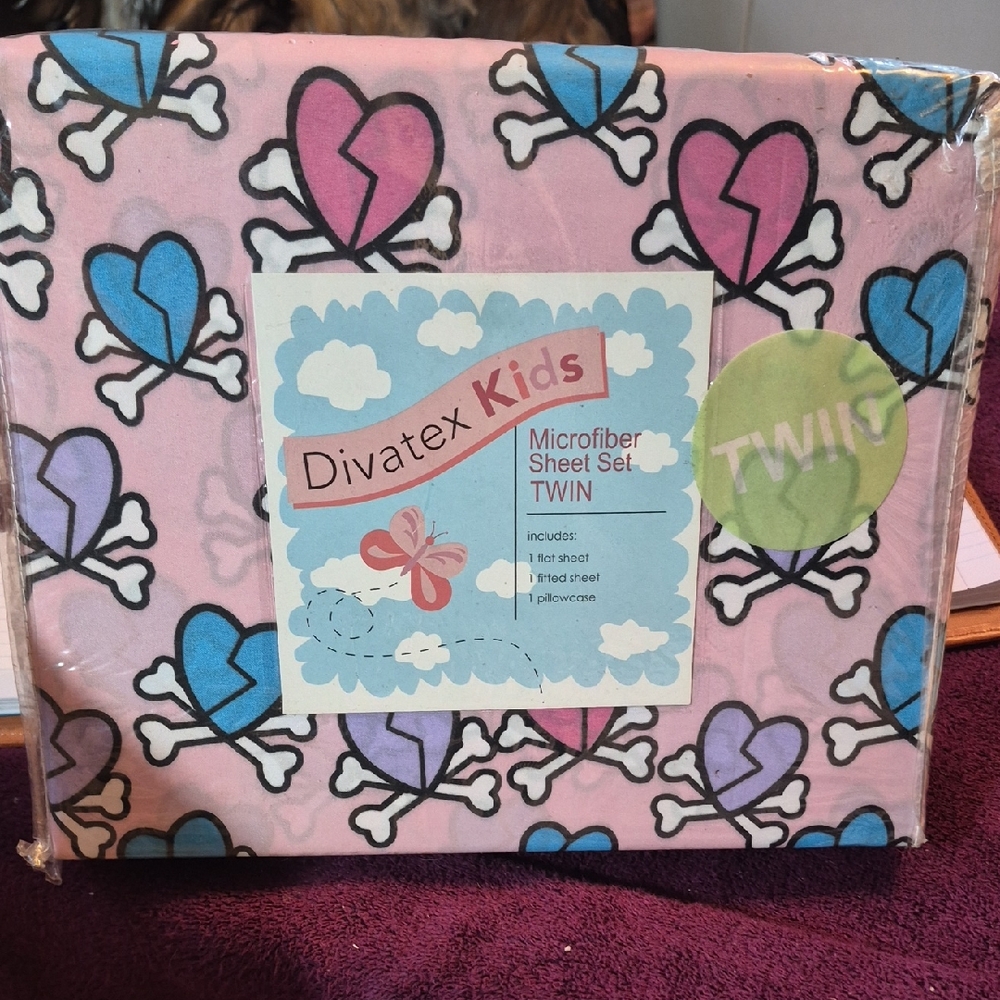 Divatex Kids Microfiber Twin Pink and Blue Heart Sheet Set